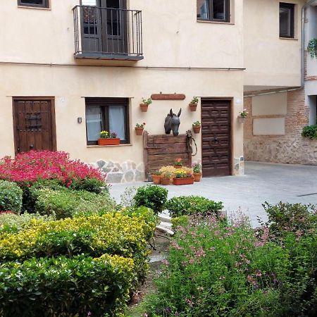 La Casona Del Asno Apartment อัลกาลาเดเอนาเรส ภายนอก รูปภาพ