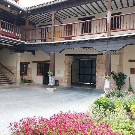 La Casona Del Asno Apartment อัลกาลาเดเอนาเรส ภายนอก รูปภาพ
