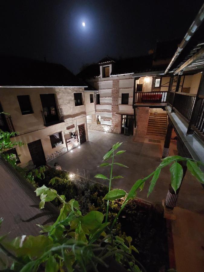 La Casona Del Asno Apartment อัลกาลาเดเอนาเรส ภายนอก รูปภาพ