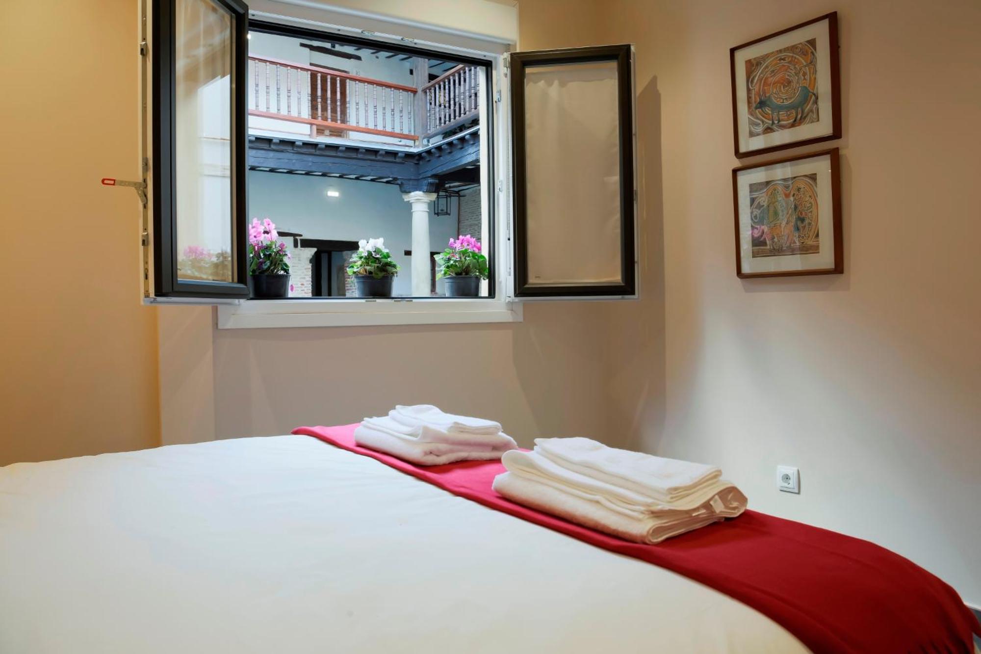 La Casona Del Asno Apartment อัลกาลาเดเอนาเรส ห้อง รูปภาพ