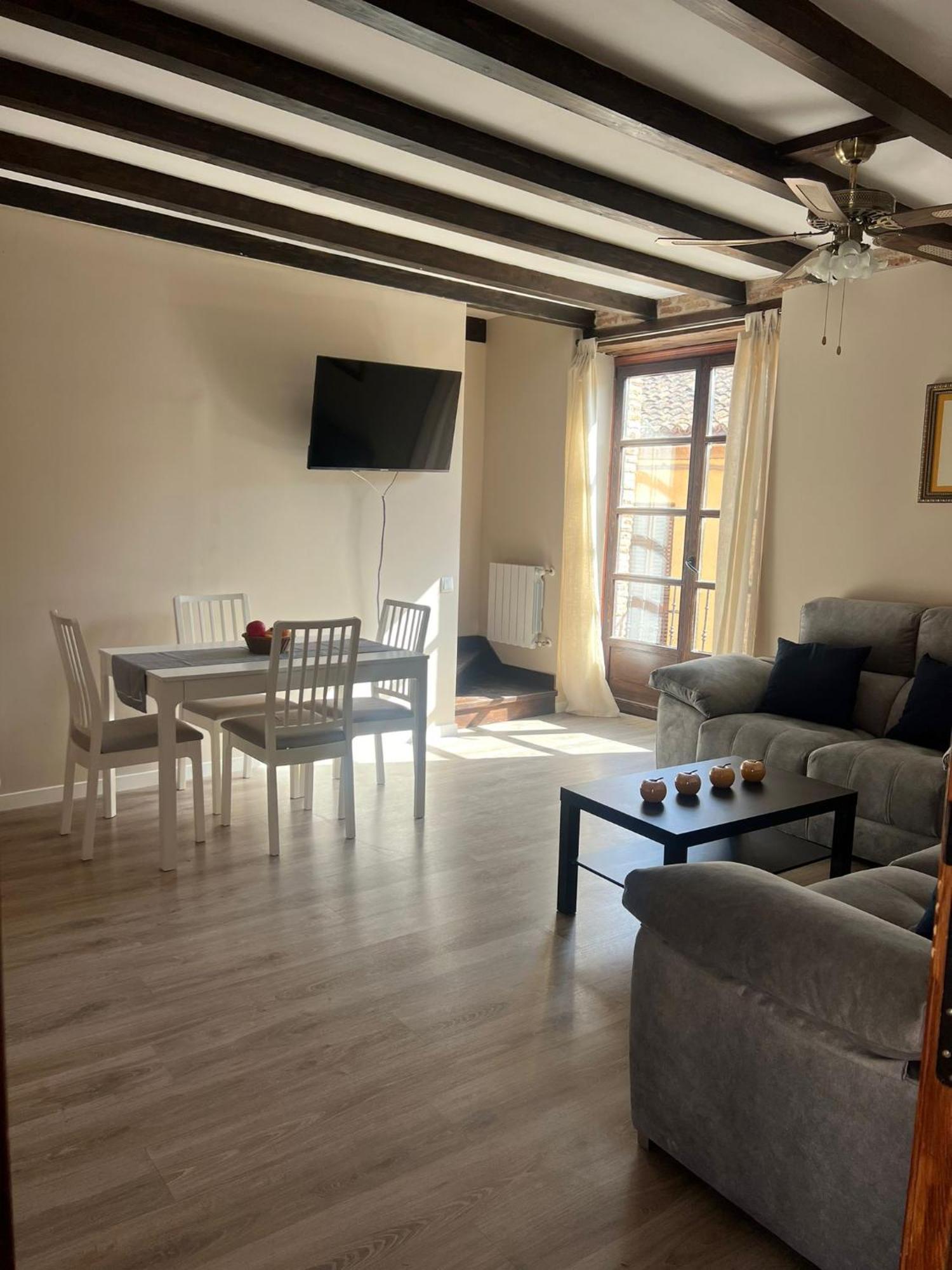 La Casona Del Asno Apartment อัลกาลาเดเอนาเรส ภายนอก รูปภาพ