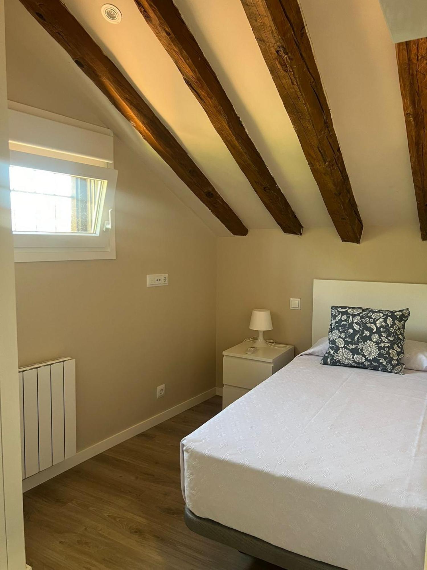 La Casona Del Asno Apartment อัลกาลาเดเอนาเรส ภายนอก รูปภาพ