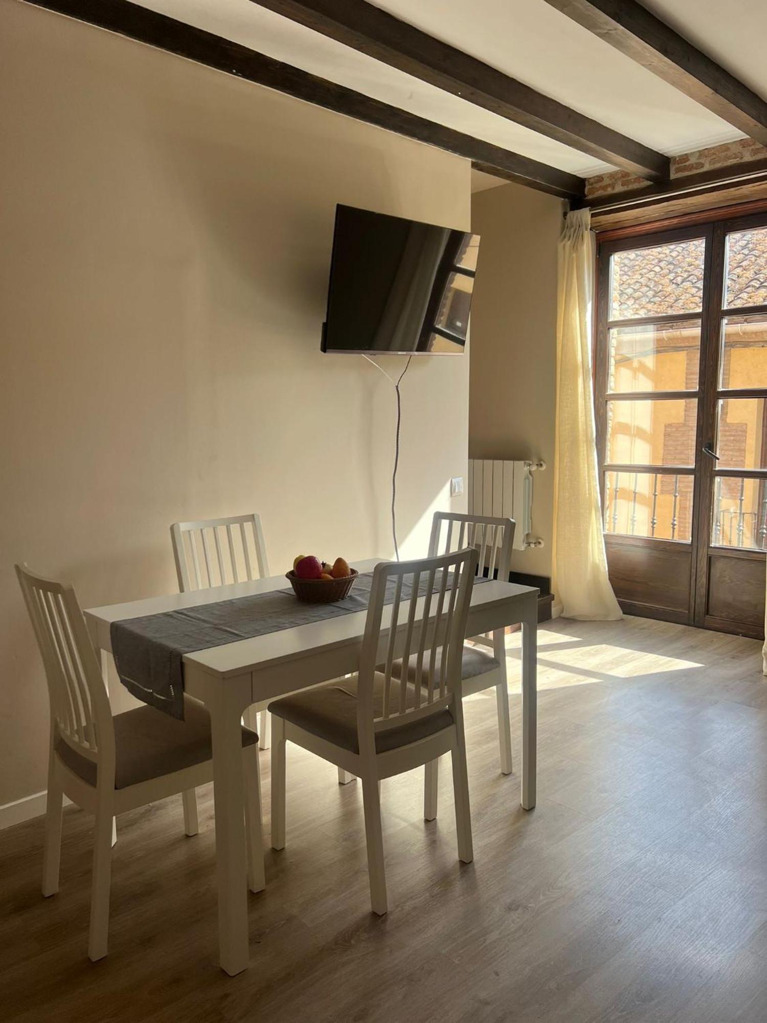 La Casona Del Asno Apartment อัลกาลาเดเอนาเรส ภายนอก รูปภาพ