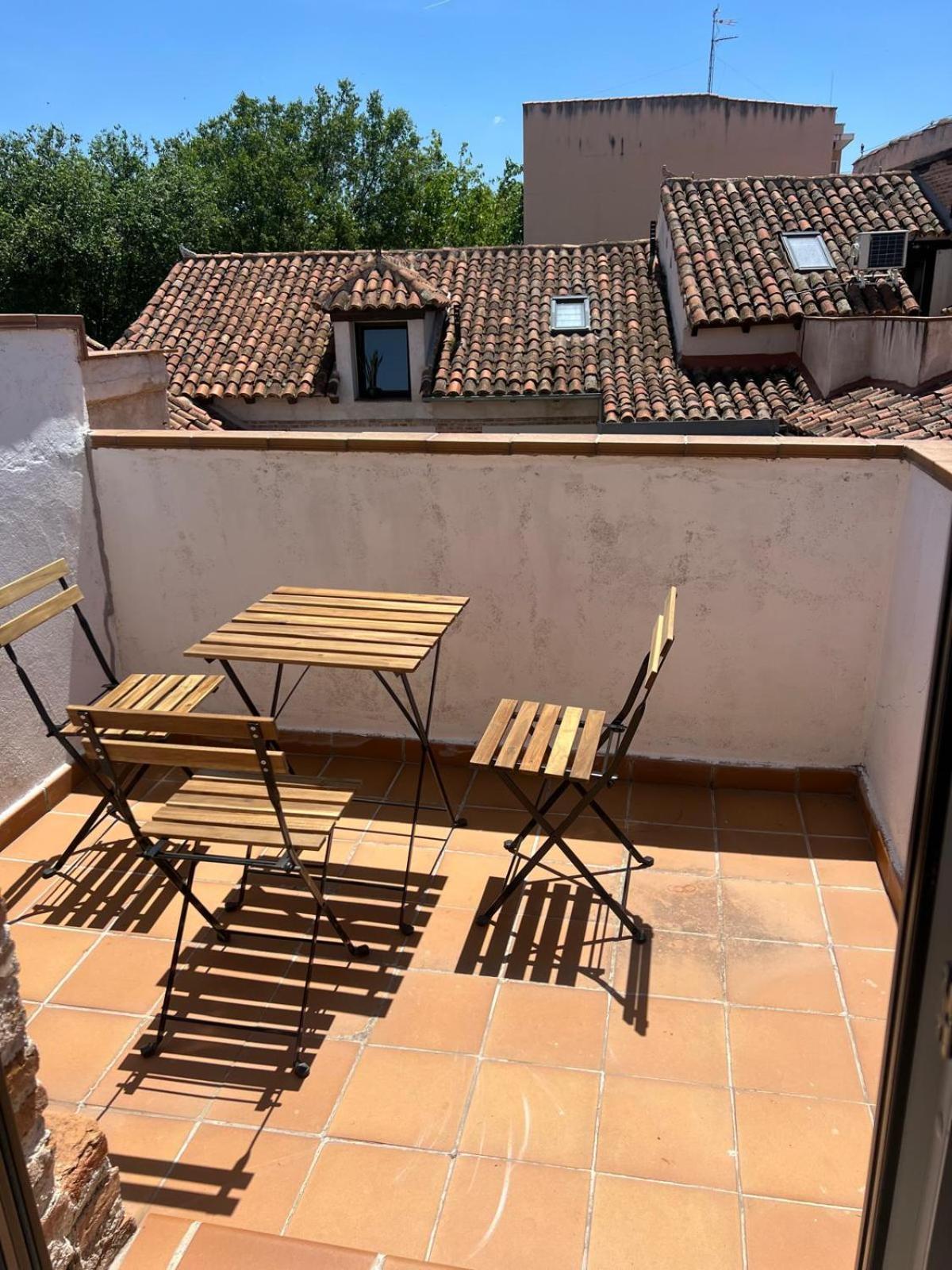 La Casona Del Asno Apartment อัลกาลาเดเอนาเรส ภายนอก รูปภาพ