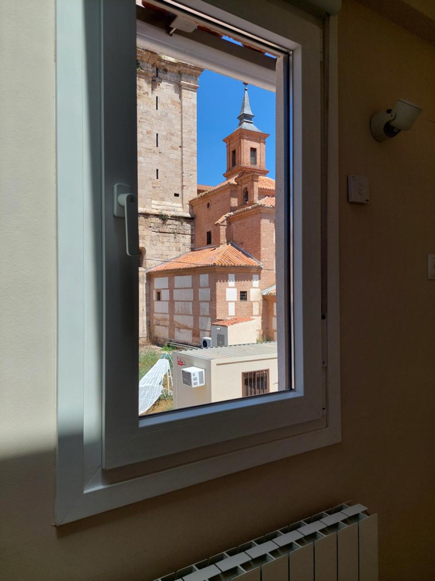 La Casona Del Asno Apartment อัลกาลาเดเอนาเรส ภายนอก รูปภาพ